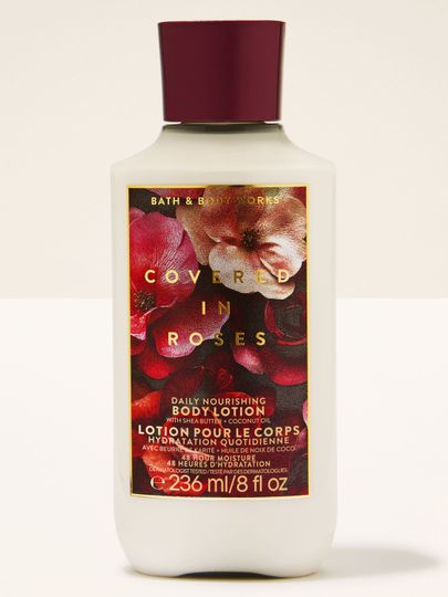Bath & Body Works Covered in Roses – tělové mléko v krémové lahvi s vínovým víčkem.