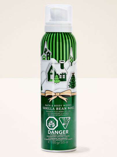 Tělová pěna Vanilla Bean Noel Bath & Body Works v zeleném obalu s motivem zasněžených domků a stromků