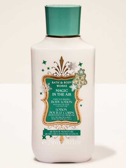 Tělové mléko Magic in the Air Bath & Body Works se zelenou sváteční etiketou