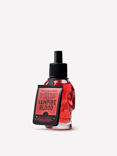 Náplň do domácího osvěžovače vzduchu Wallflowers Vampire Blood Bath & Body Works, 24 ml