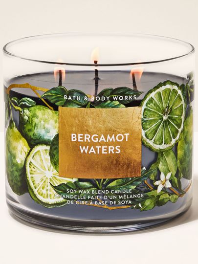 Bath & Body Works Bergamot Waters – svíčka s citrusovým motivem bergamotu v elegantním skle