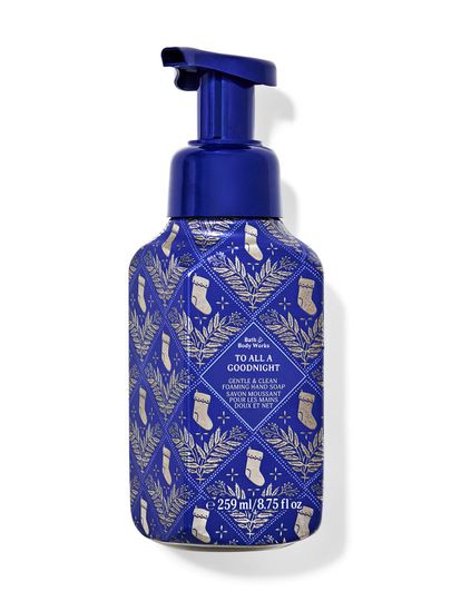 Niebieskie mydło do rąk „To All A Goodnight” w piance ze świątecznymi motywami skarpet. Bath & Body Works.