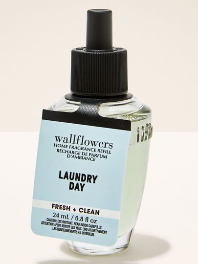 Náplň Wallflowers Laundry Day s čistou, svěží vůní v lahvičce 24 ml.