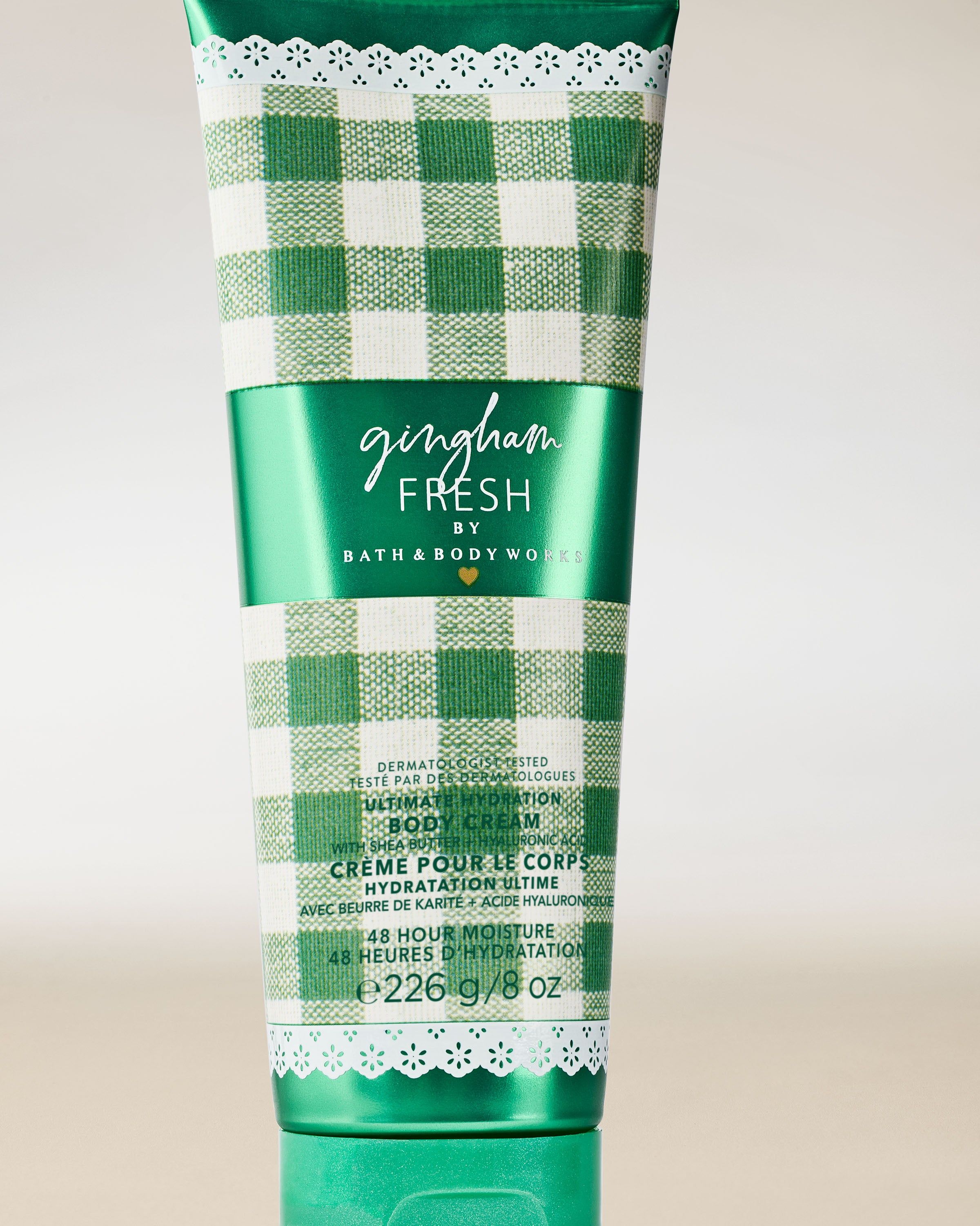 Tělový krém Bath & Body Works Gingham Fresh 226 g v zelené tubě s gingham vzorem.