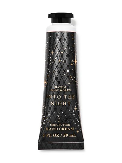 Into the Night – krém na ruce s bambuckým máslem Bath & Body Works v černo‑zlaté tubě, 29 ml.