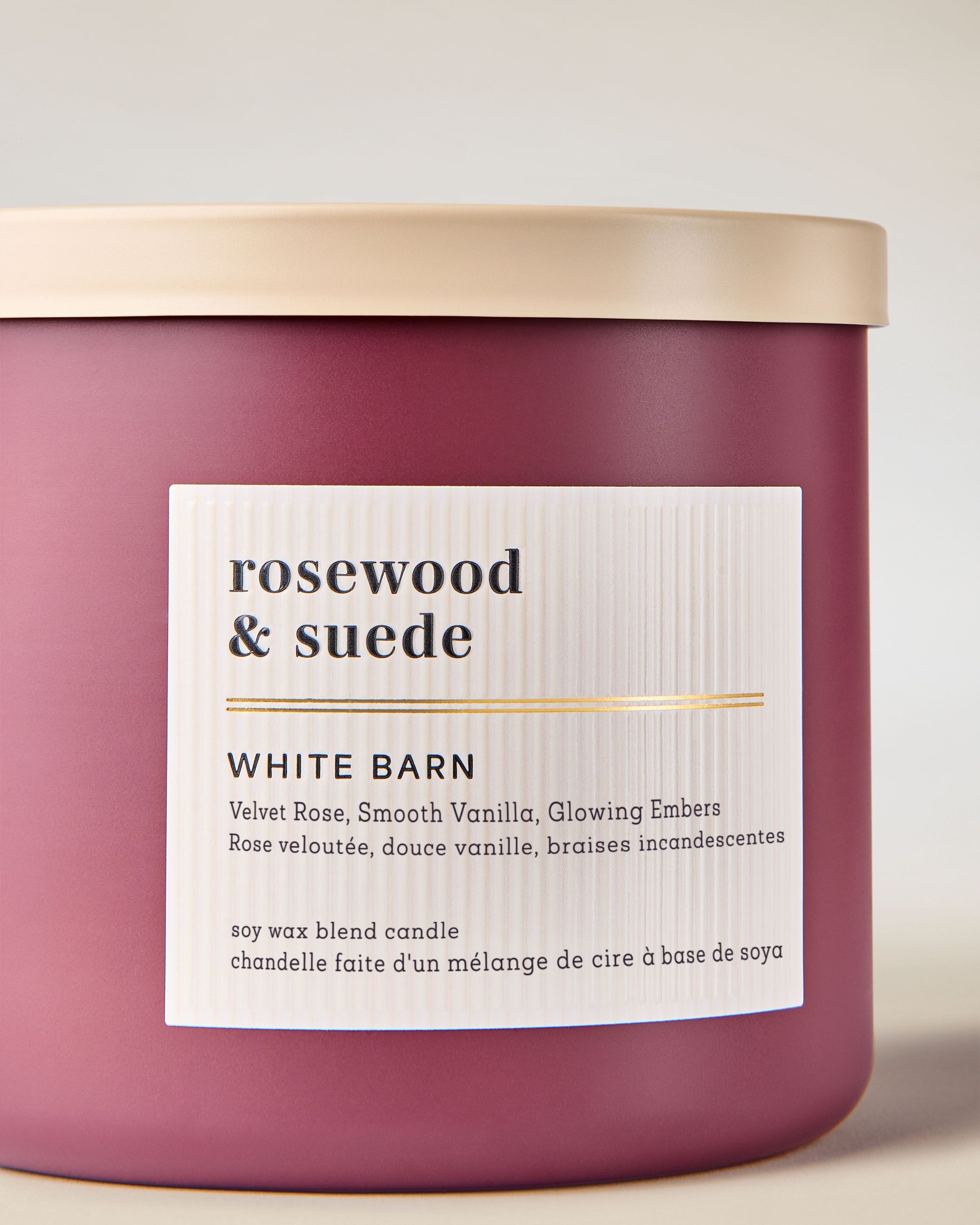 Vínová svíčka White Barn Rosewood & Suede – matné sklo a elegantní růžovo‑vanilková vůně.