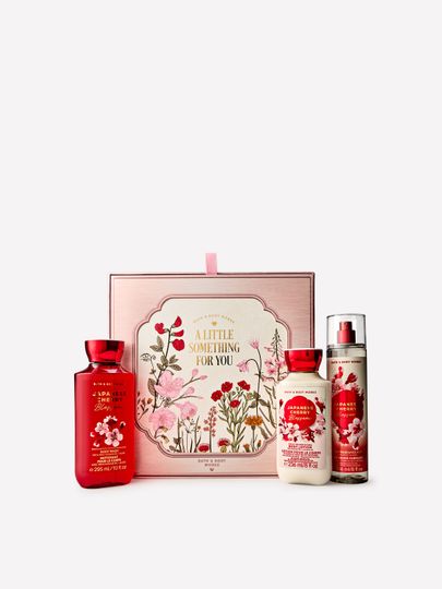 Dárková sada Japanese Cherry Blossom Bath & Body Works s produkty a krabičkou