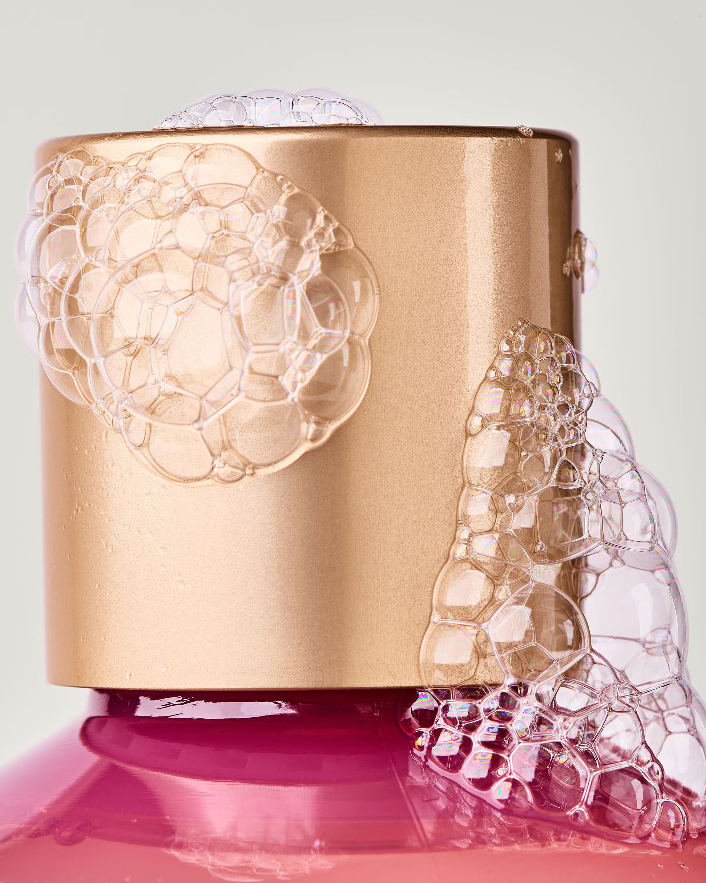 Aromatherapy Inspire Love rose + vanilla Bath & Body Works – růžový gel s jemným květinovým designem.