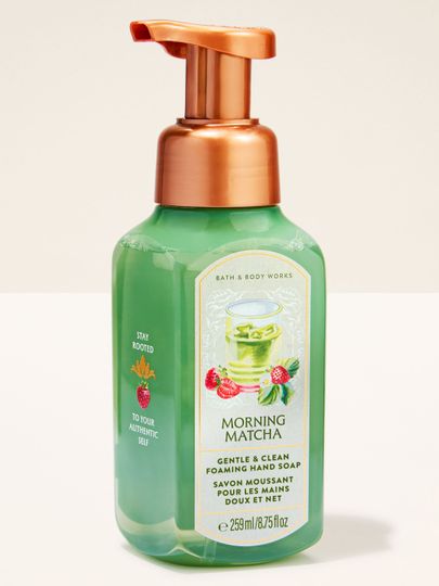 Pěnové mýdlo na ruce Bath & Body Works Morning Matcha 259 ml v zelené lahvi s pumpičkou.