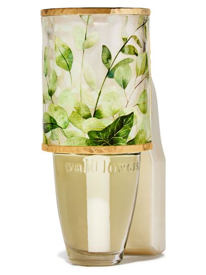 Elektrická vonná zásuvka Pressed Flower Bath & Body Works se zeleným listovým motivem