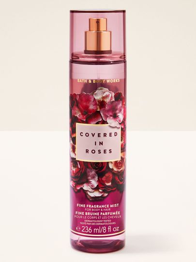 Vůně Covered in Roses Bath & Body Works s růžovým motivem a romantickými ovocně‑ambra tóny.