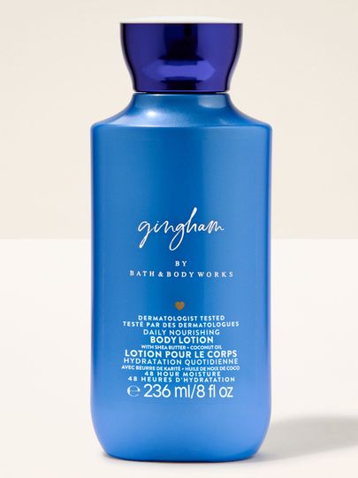 Tělové mléko Bath & Body Works Gingham 236 ml v modré lahvi s minimalistickým designem.