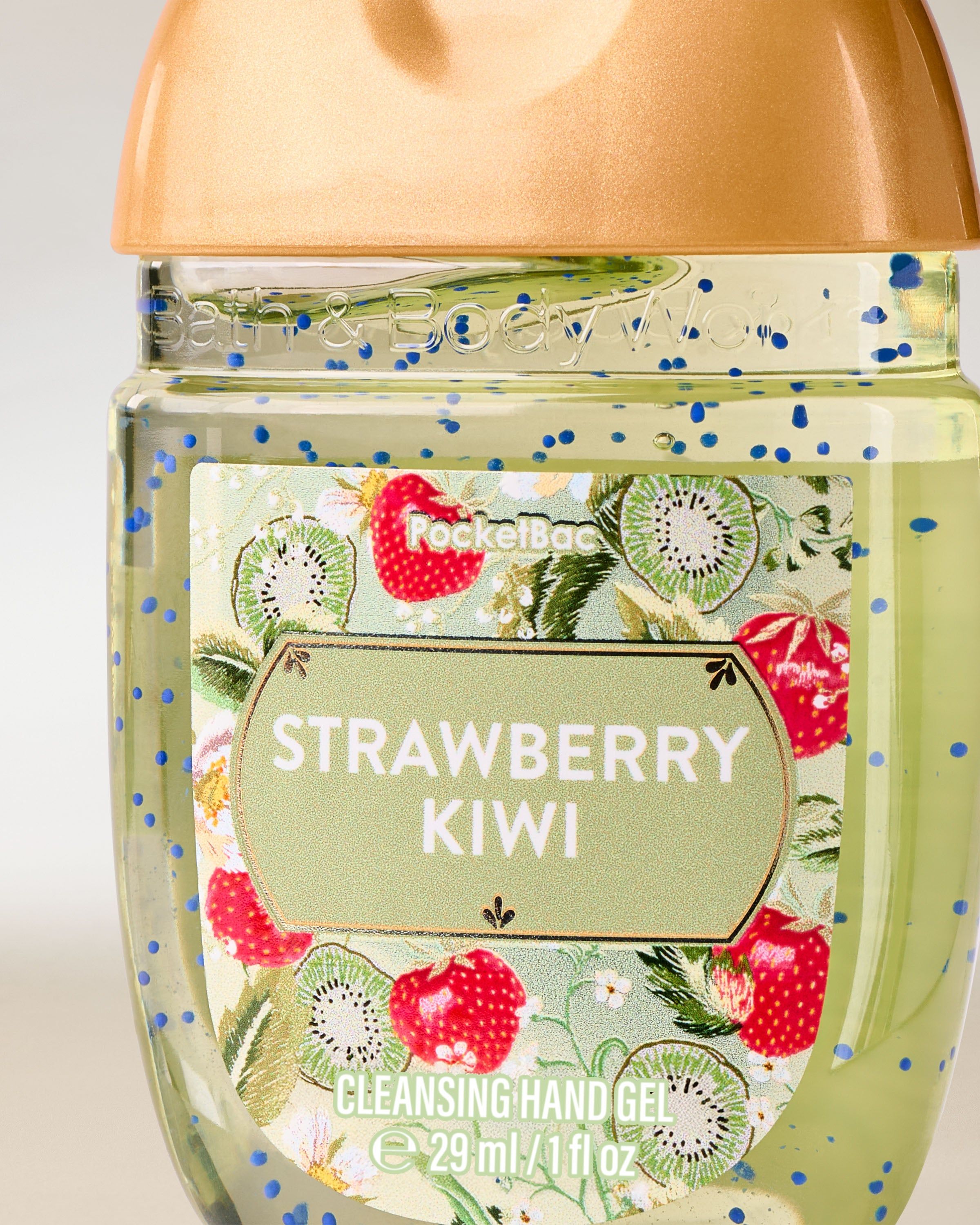 Čisticí gel na ruce Strawberry Kiwi v kompaktním balení, vhodný pro rychlé osvěžení během dne.