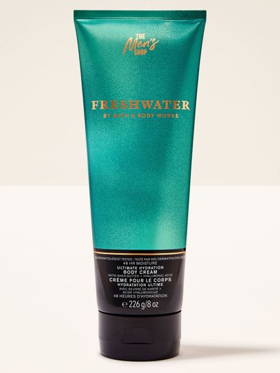 Tělový krém „Freshwater” od Bath & Body Works v tyrkysové tubě.