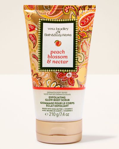 Třpytivý tělový peeling s bambuckým máslem a vitaminem E