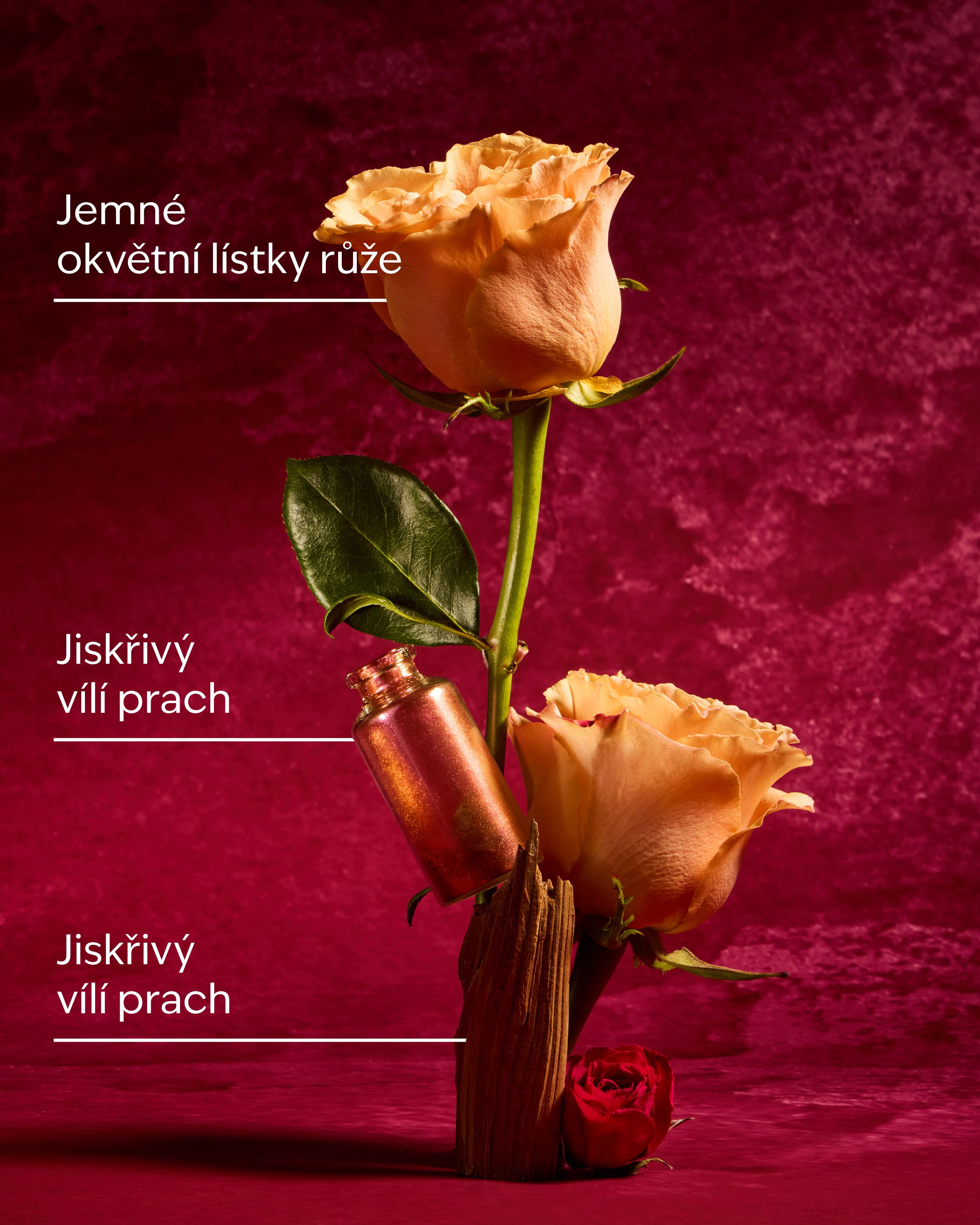 Tříknotová svíčka Aurora ve zlatých a růžových tónech s královským motivem Disney Princess.