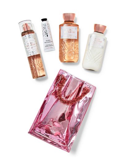 Zestaw kosmetyków z mgiełką, kremem do rąk, żelem i balsamem do ciała „Pure Wonder”, Bath & Body Works.