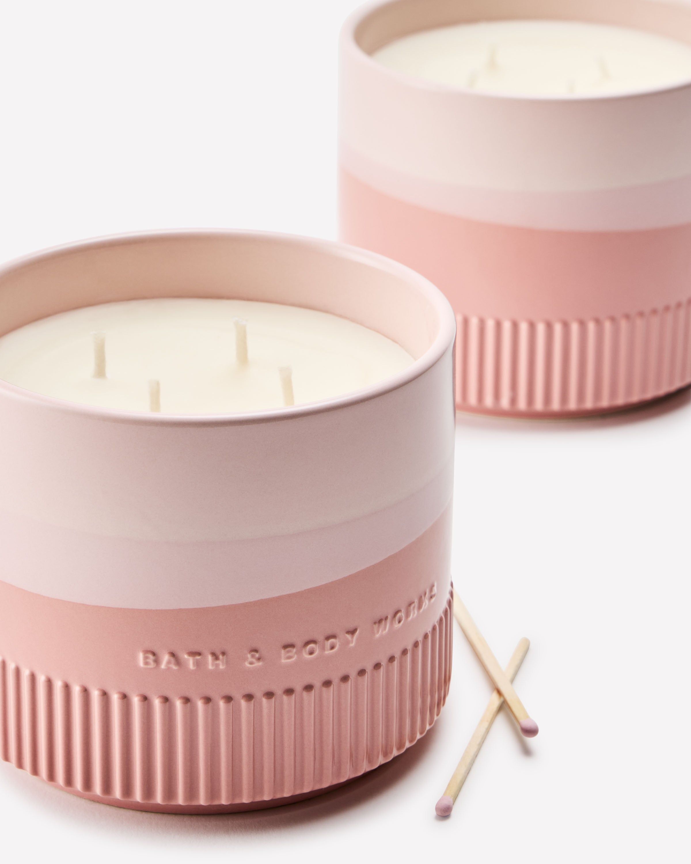 Vonná svíčka Bath & Body Works se 4 knoty v keramické nádobě