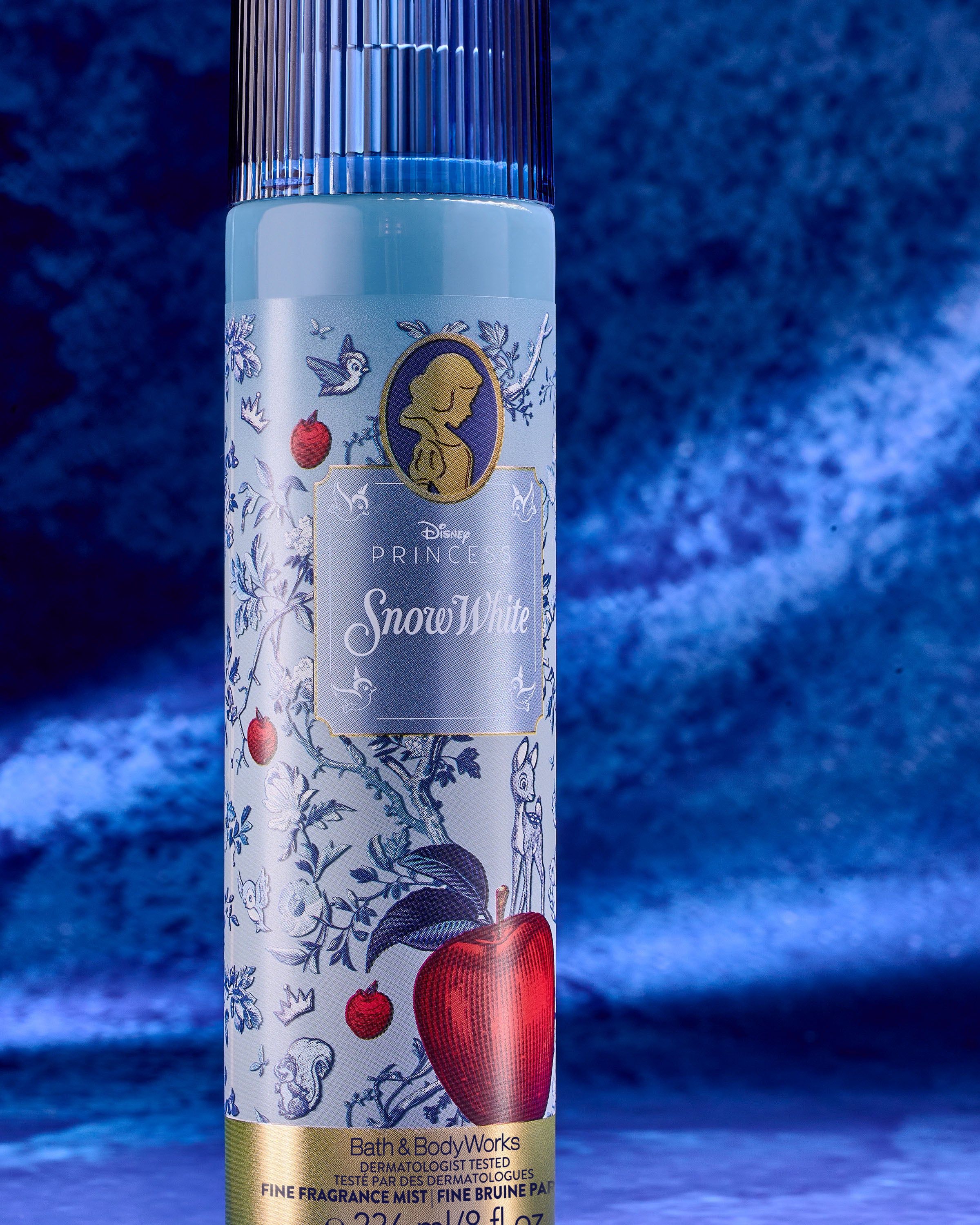 Vonná mlha Snow White Disney Princess – modrý design s jablkem a lehká pohádková svěžest.