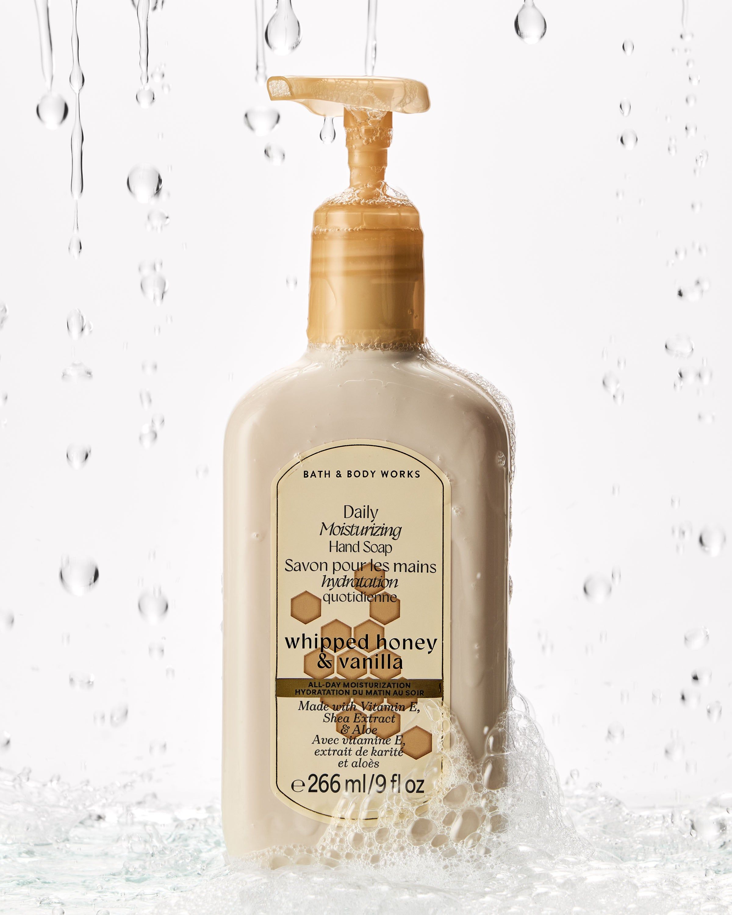 Bath & Body Works Whipped Honey & Vanilla hydratační mýdlo na ruce s pumpičkou, 266 ml