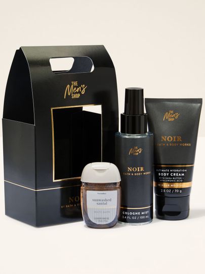 Dárkový set The Men’s Shop Noir od Bath & Body Works s tělovým krémem a mlhou, doplněný gelem White Barn.