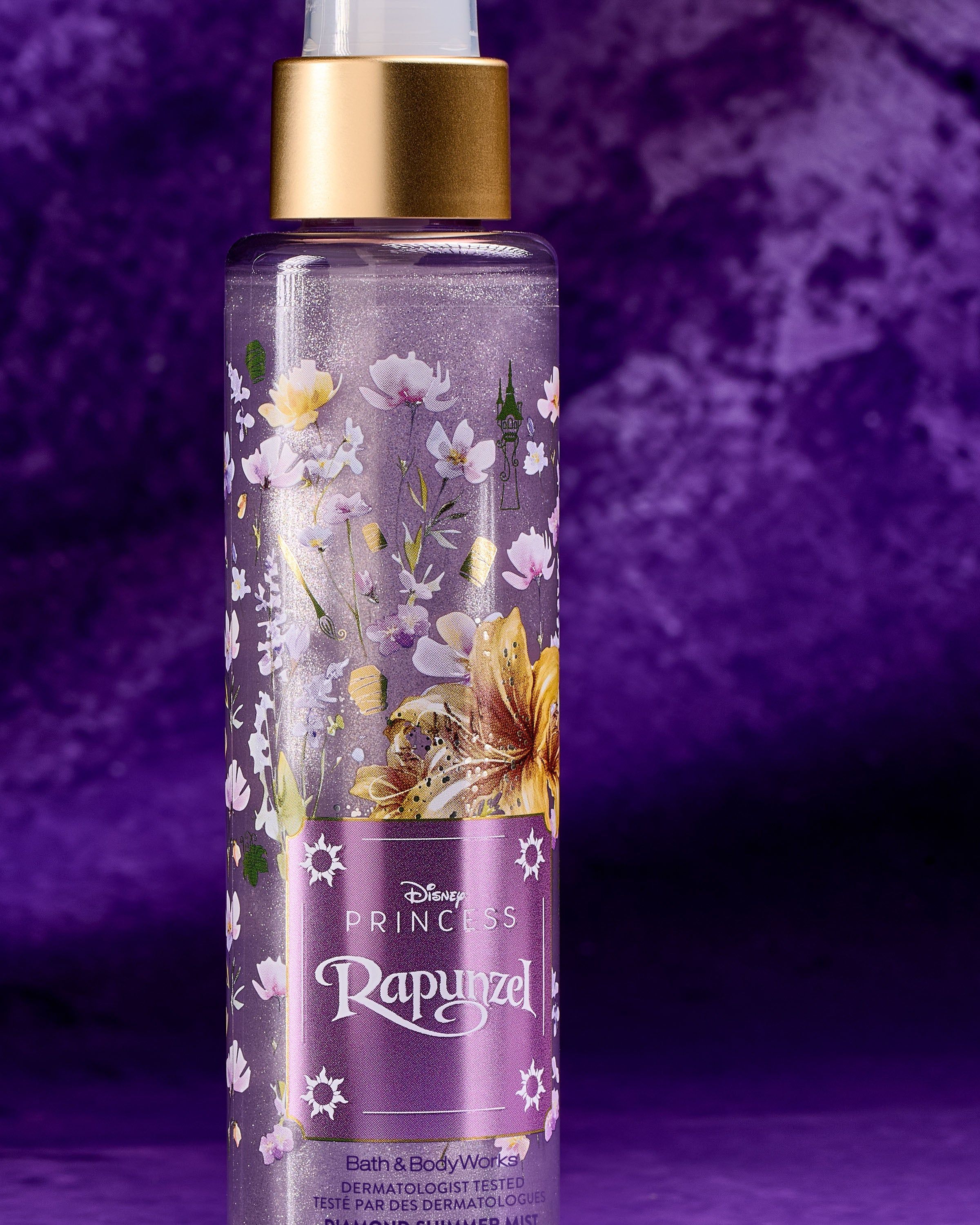 Třpytivý sprej Diamond z kolekce Disney Princess Rapunzel od Bath & Body Works ve fialovém flakonu.