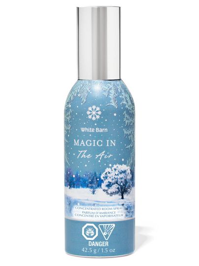 Perfumowany spray do pomieszczeń o zapachu "Magic in the Air" z zimowym motywem krajobrazu. Bath & Body Works.