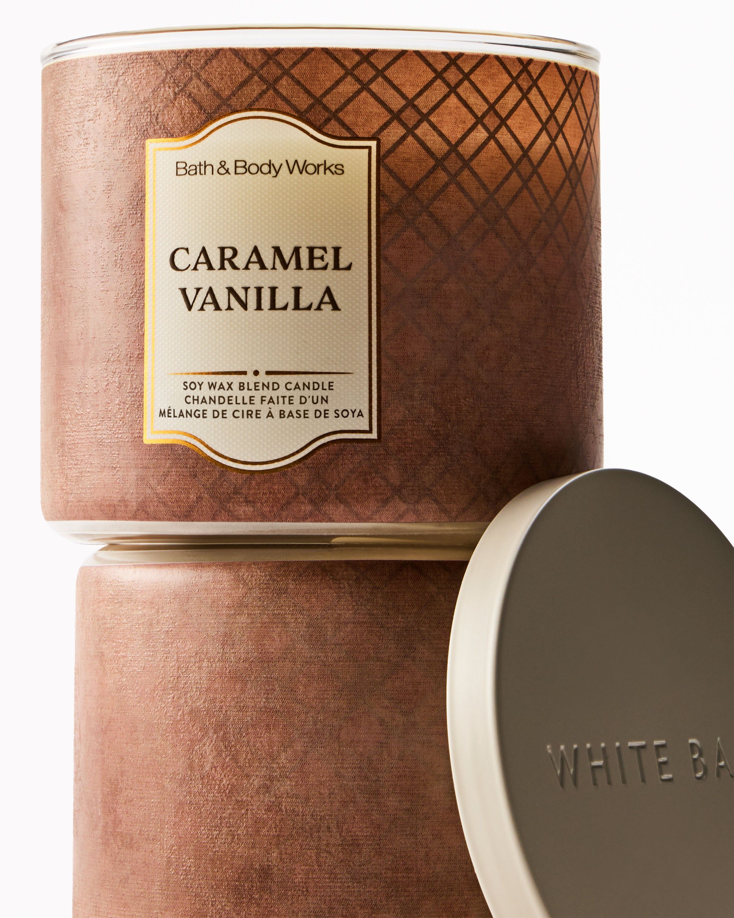 Vonná svíčka Bath & Body Works Caramel Vanilla ze směsi sójového vosku, 3 knoty