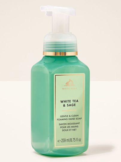 White Tea & Sage – pěnové mýdlo na ruce Bath & Body Works v zelené lahvi z kolekce White Barn