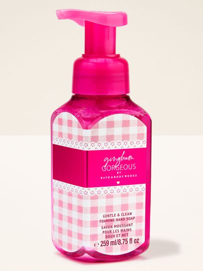 Pěnové mýdlo na ruce Bath & Body Works Gingham Gorgeous 259 ml v růžové lahvi s pumpičkou.