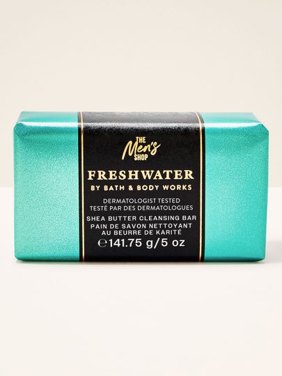 Mýdlo „Freshwater” od Bath & Body Works v tyrkysovém obalu.