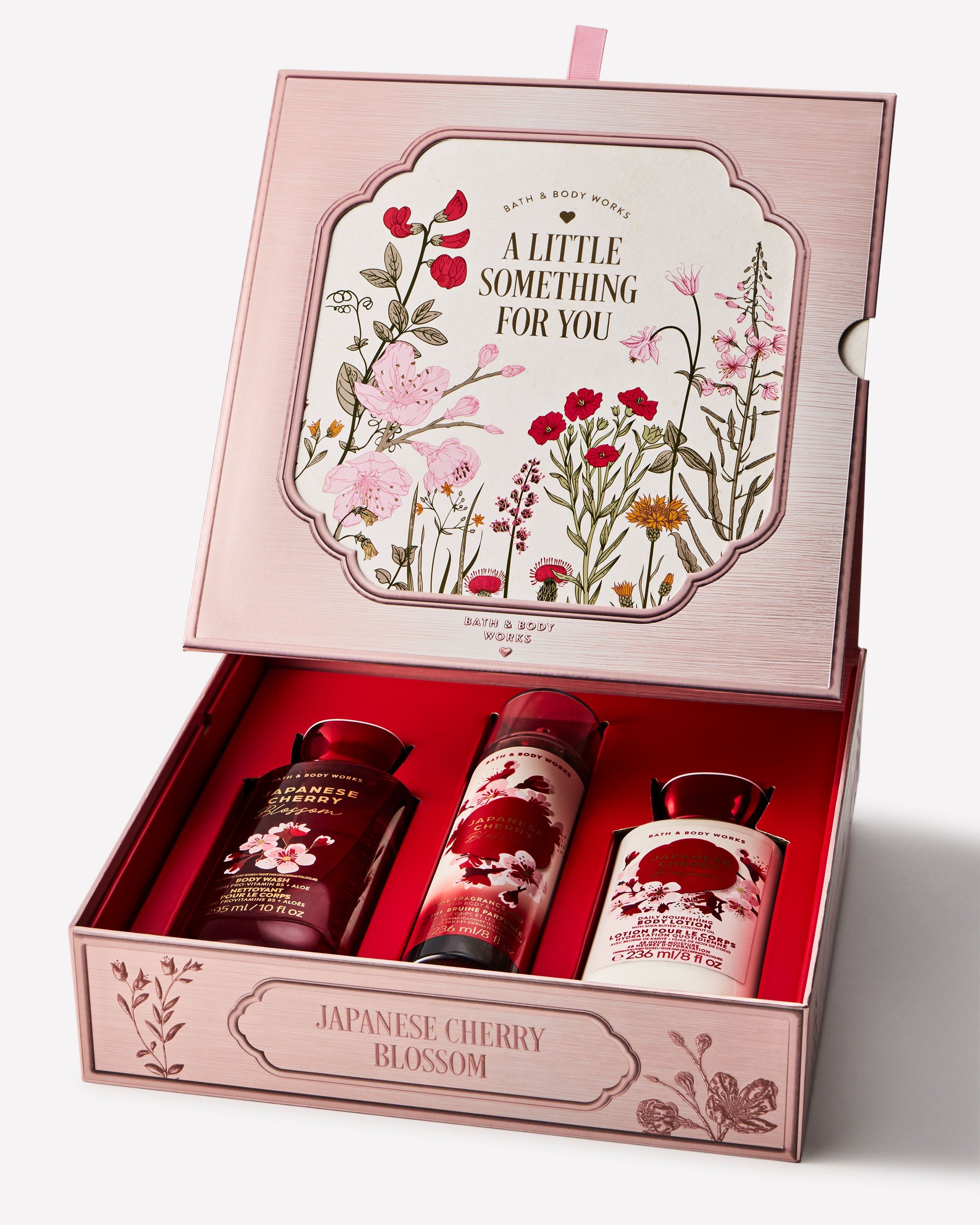 Dárková sada Japanese Cherry Blossom Bath & Body Works s produkty a krabičkou