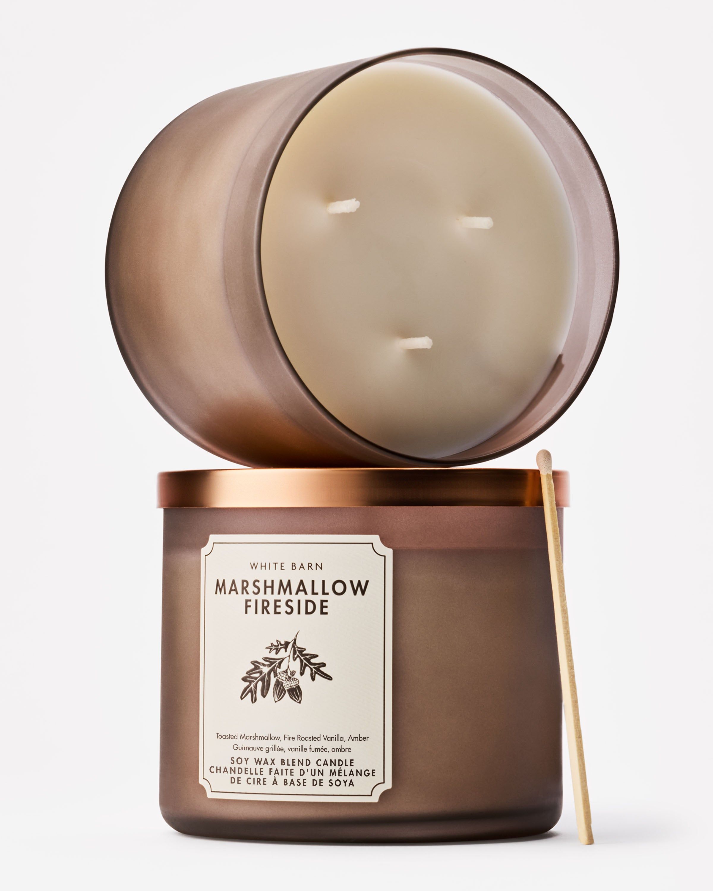Vonná svíčka White Barn Marshmallow Fireside ze směsi sójového vosku, 3 knoty