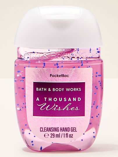 Antibakteriální gel na ruce A Thousand Wishes od Bath & Body Works v růžovém balení PocketBac s třpytivým efektem.