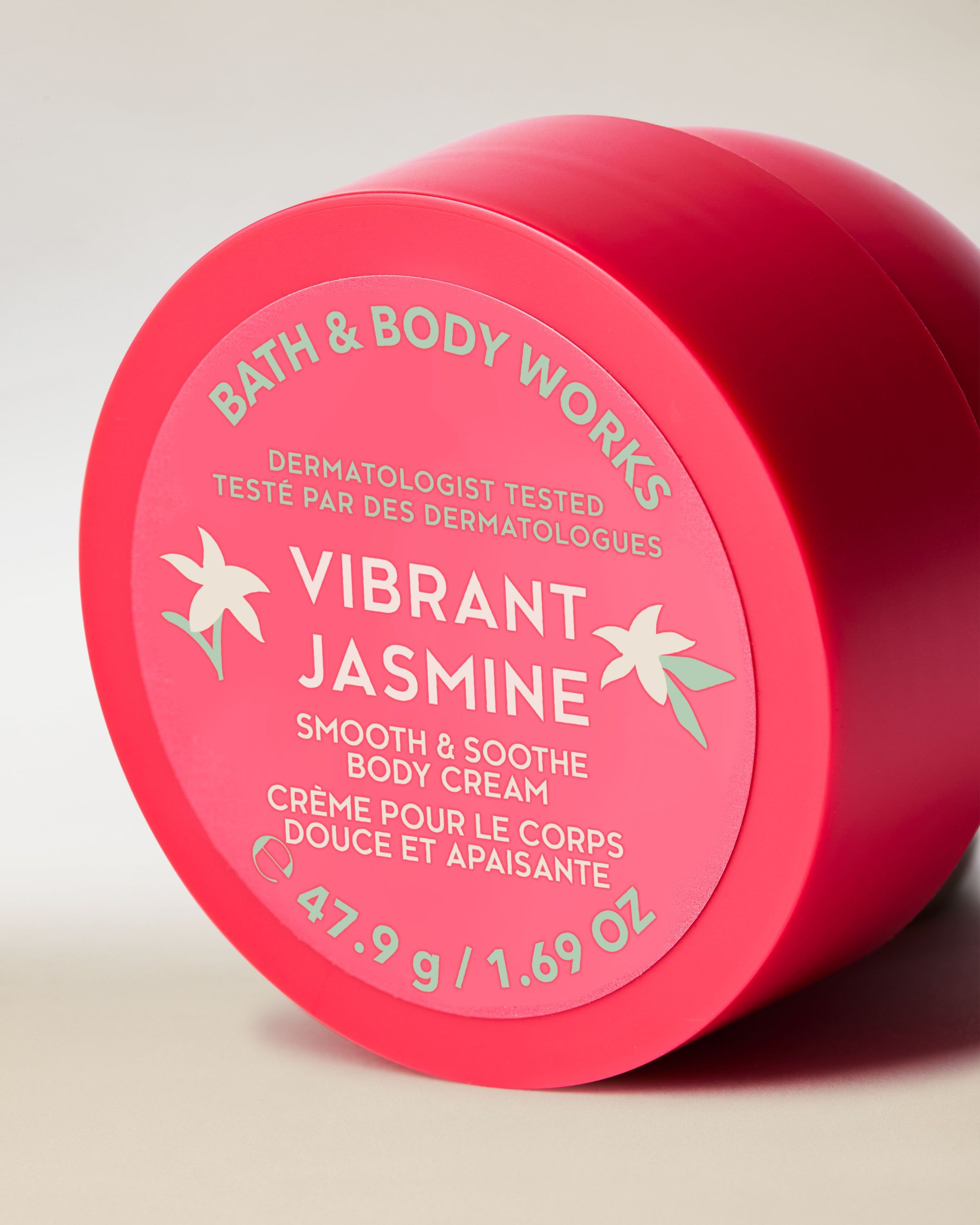 Tělový krém Vibrant Jasmine v červeném obalu