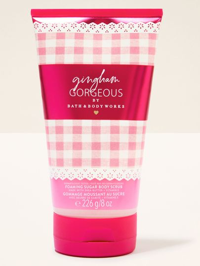 Cukrový tělový peeling Bath & Body Works Gingham Gorgeous v růžové tubě s gingham vzorem.