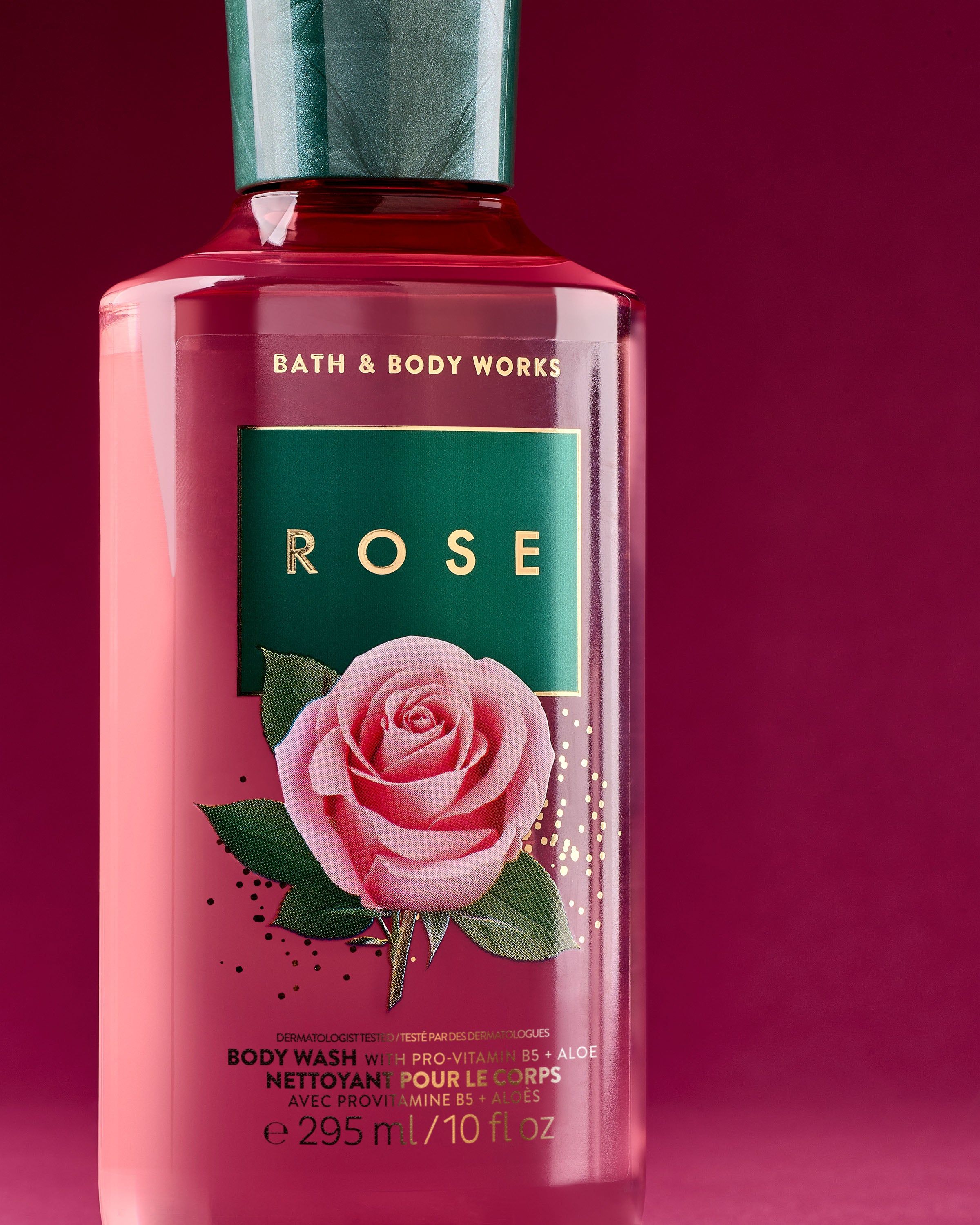 ROSE Bath & Body Works – sprchový gel s růžovou vůní v elegantní růžovo‑zelené lahvi.