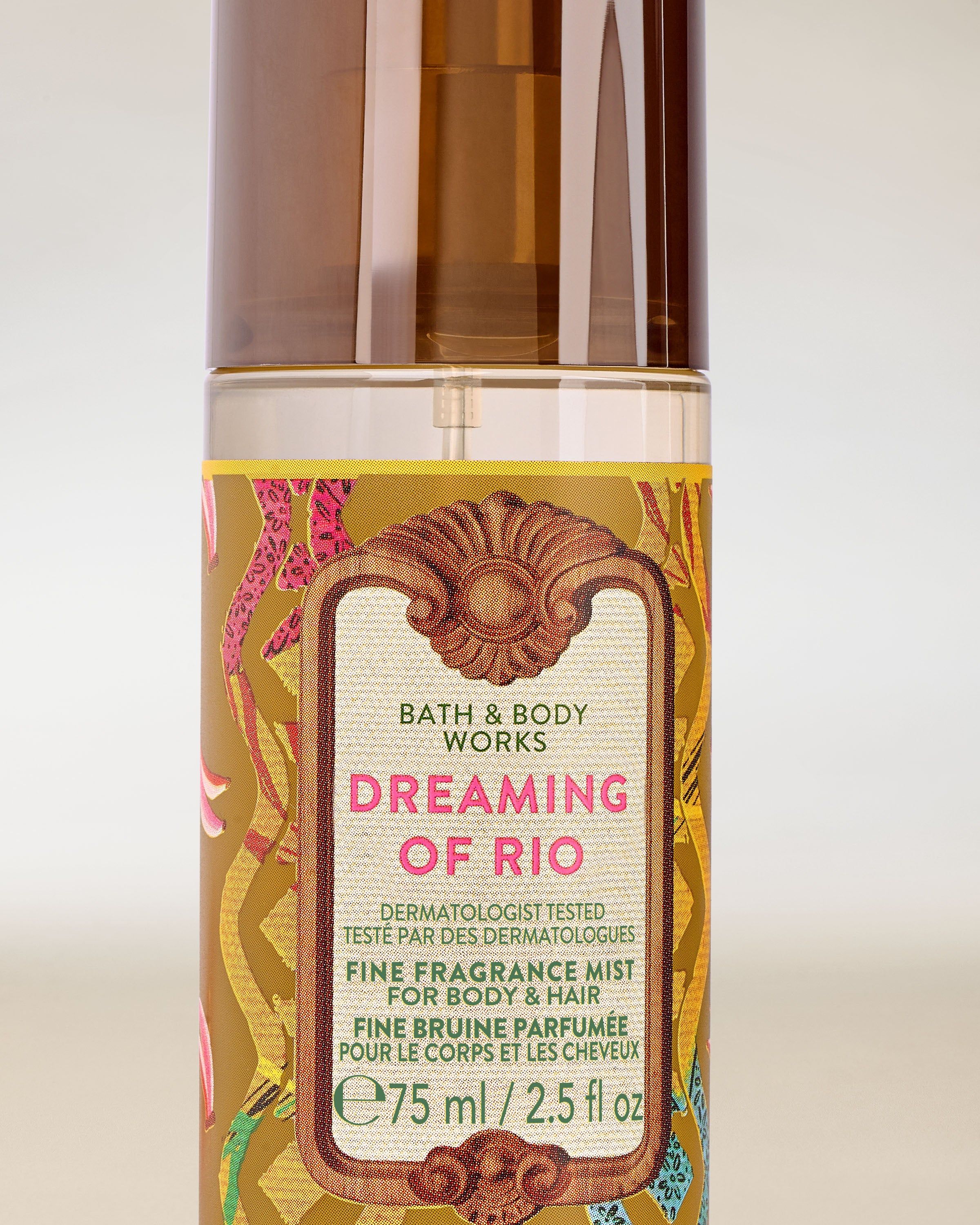 Mini sprej Bath & Body Works Dreaming of Rio s barevnou etiketou a hnědým víčkem.