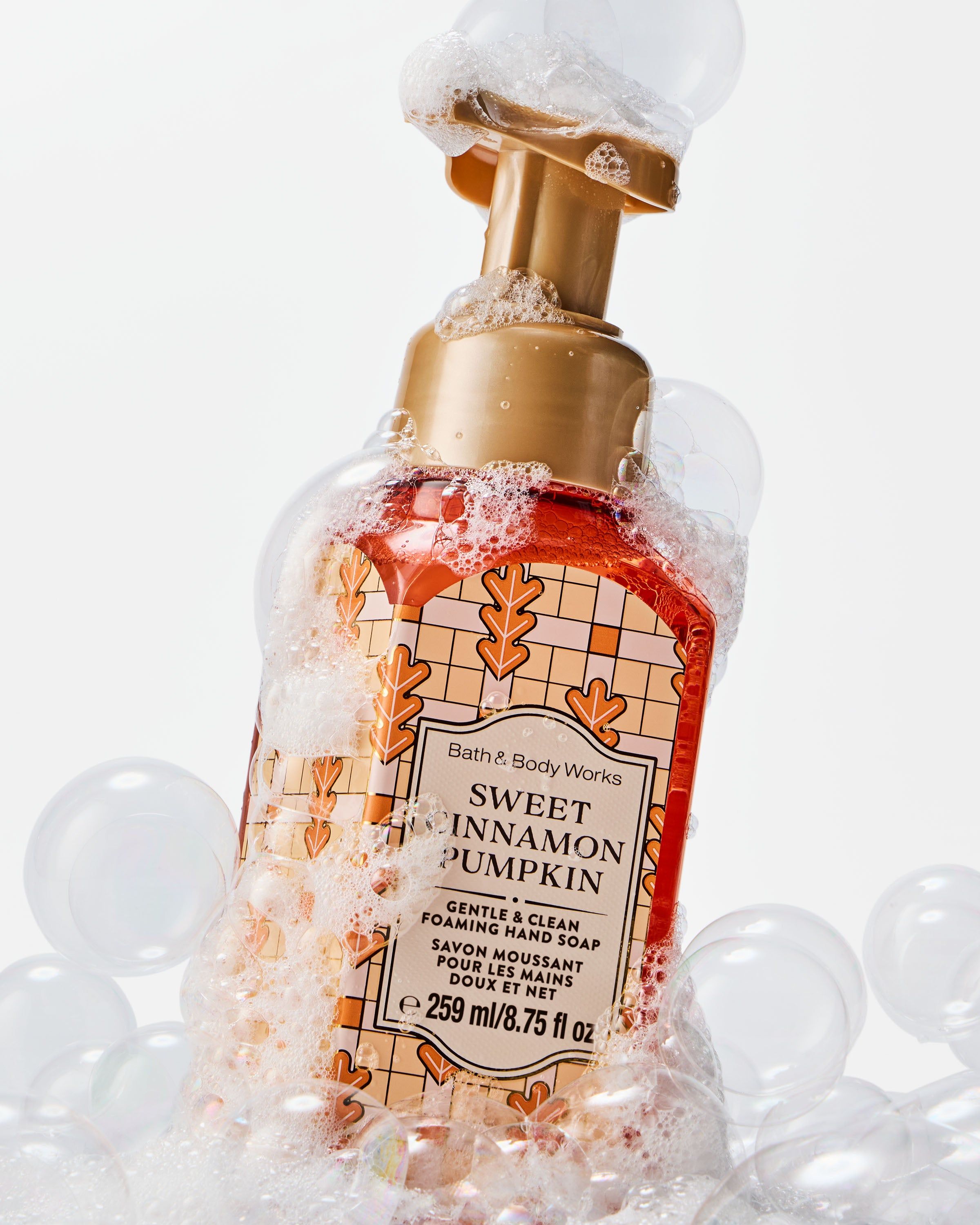 Jemné pěnové mýdlo na ruce Bath & Body Works Sweet Cinnamon Pumpkin, 259 ml
