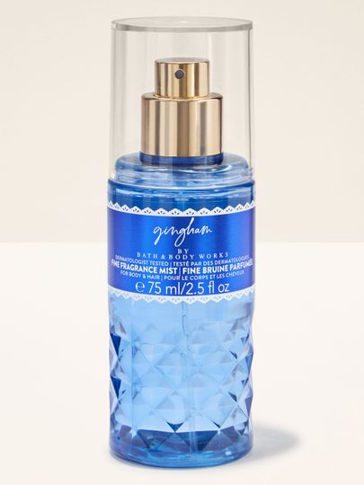 Vonná mlha Bath & Body Works Gingham 75 ml v modrém flakonu s rozprašovačem (mini).