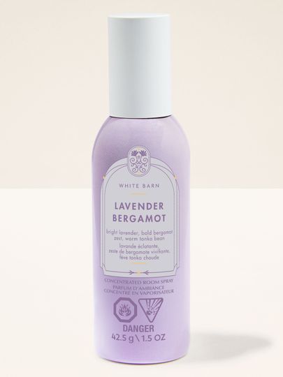 White Barn Lavender Bergamot – lila room spray s tóny levandule, bergamotu a hřejivé tonky.