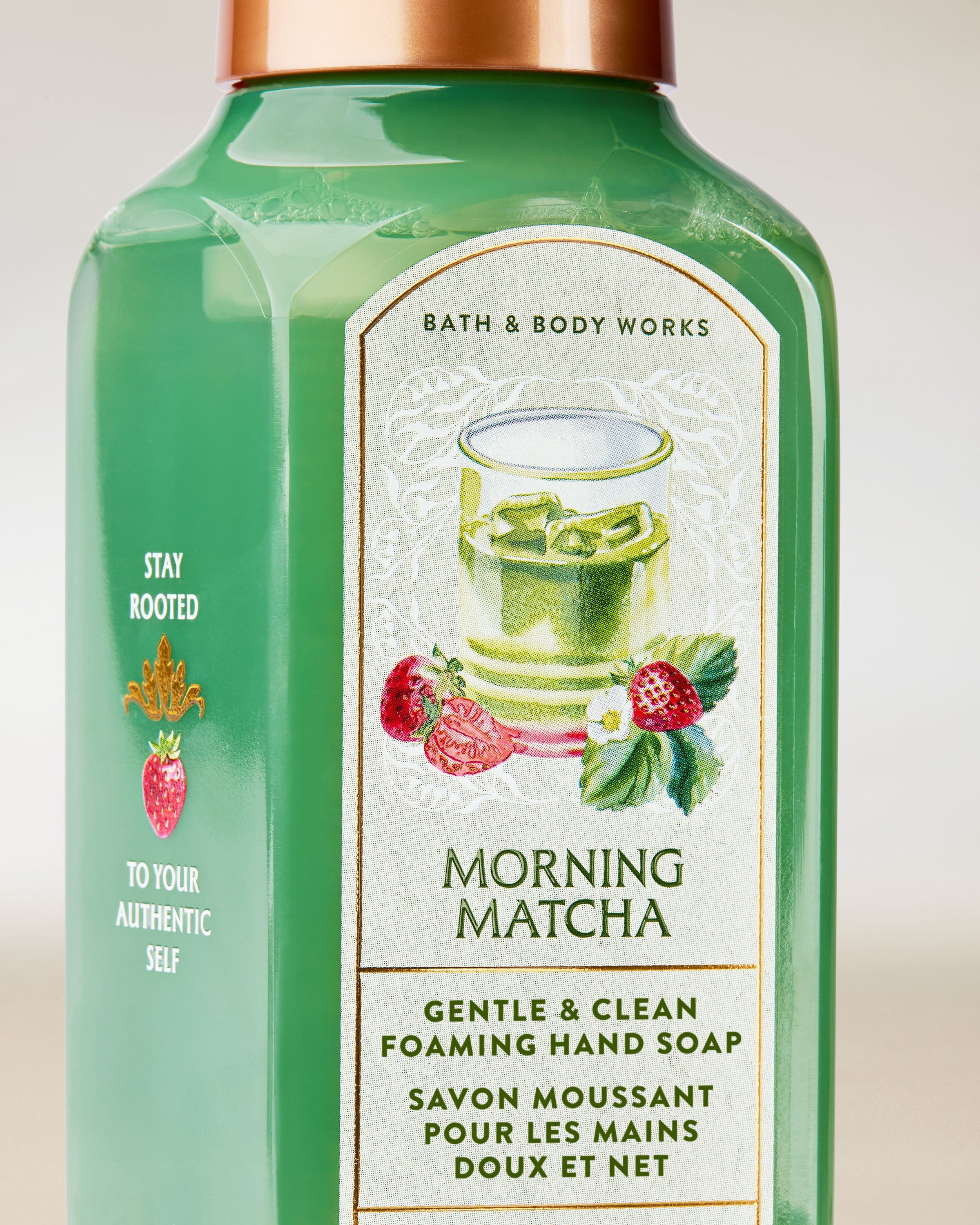 Pěnové mýdlo na ruce Bath & Body Works Morning Matcha 259 ml v zelené lahvi s pumpičkou.