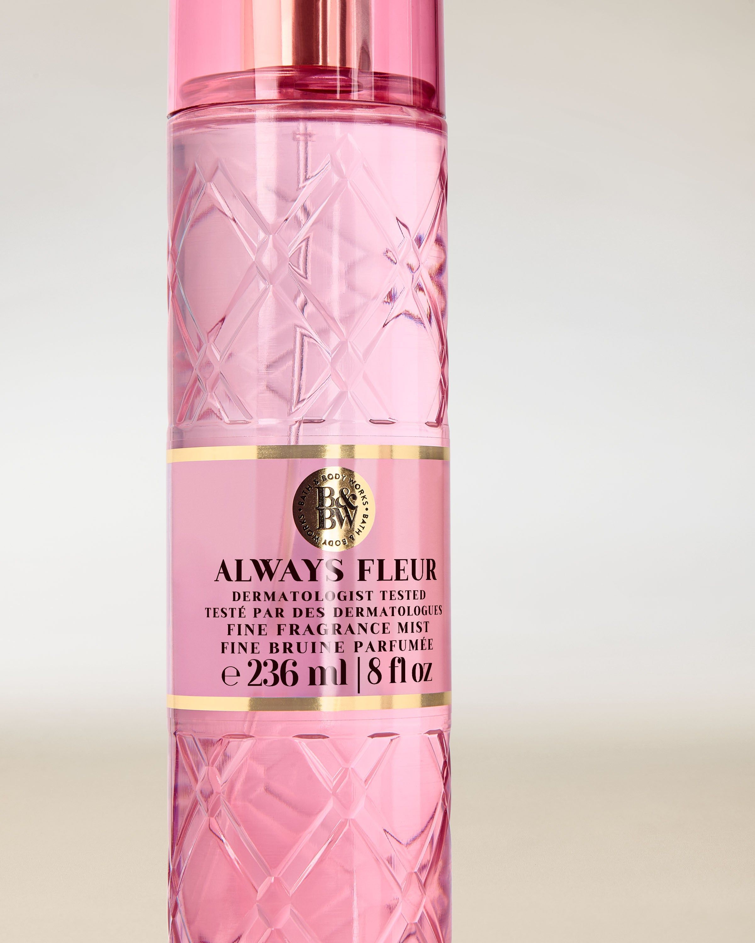 Always Fleur Bath & Body Works – růžová vonná mlha v elegantním, fazetovaném flakonu.