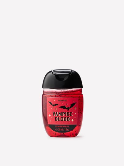 Antibakteriální gel na ruce PocketBac Vampire Blood držený u kapsy džínů