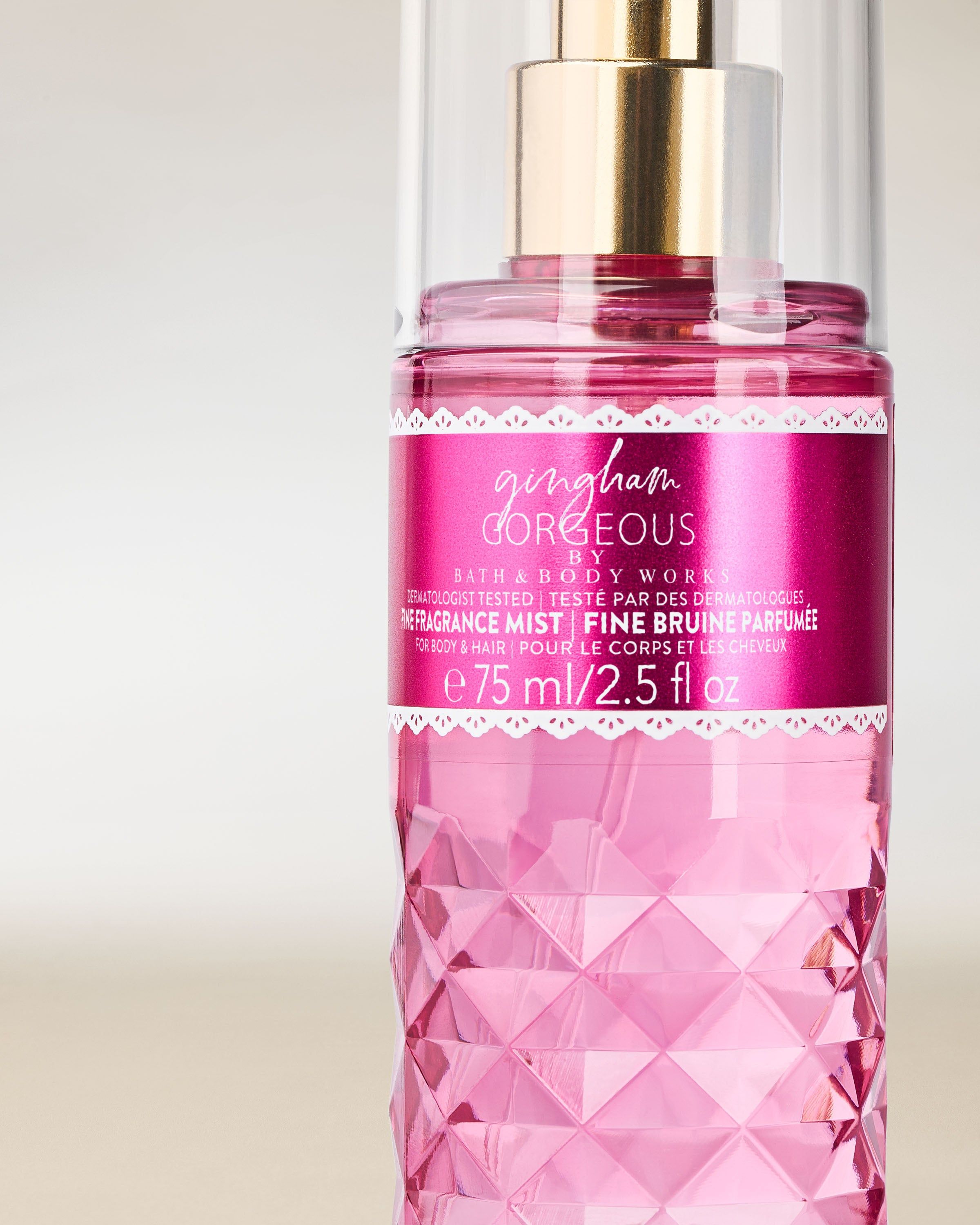 Vonná mlha Bath & Body Works Gingham Gorgeous 75 ml v růžovém flakonu s rozprašovačem (mini).