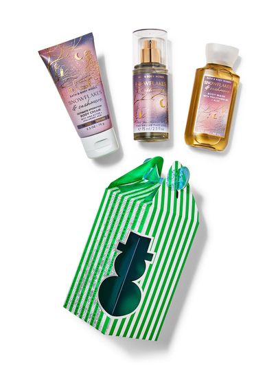Zestaw mini kosmetyków „Snowflakes & Cashmere” z kremem, mgiełką i żelem pod prysznic, Bath & Body Works.
