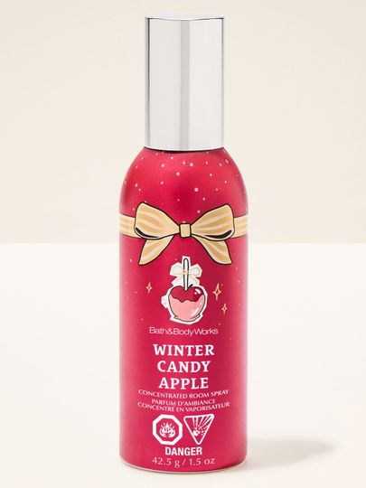 Vonný sprej do interiéru Winter Candy Apple Bath & Body Works s motivem karamelového jablka a mašle