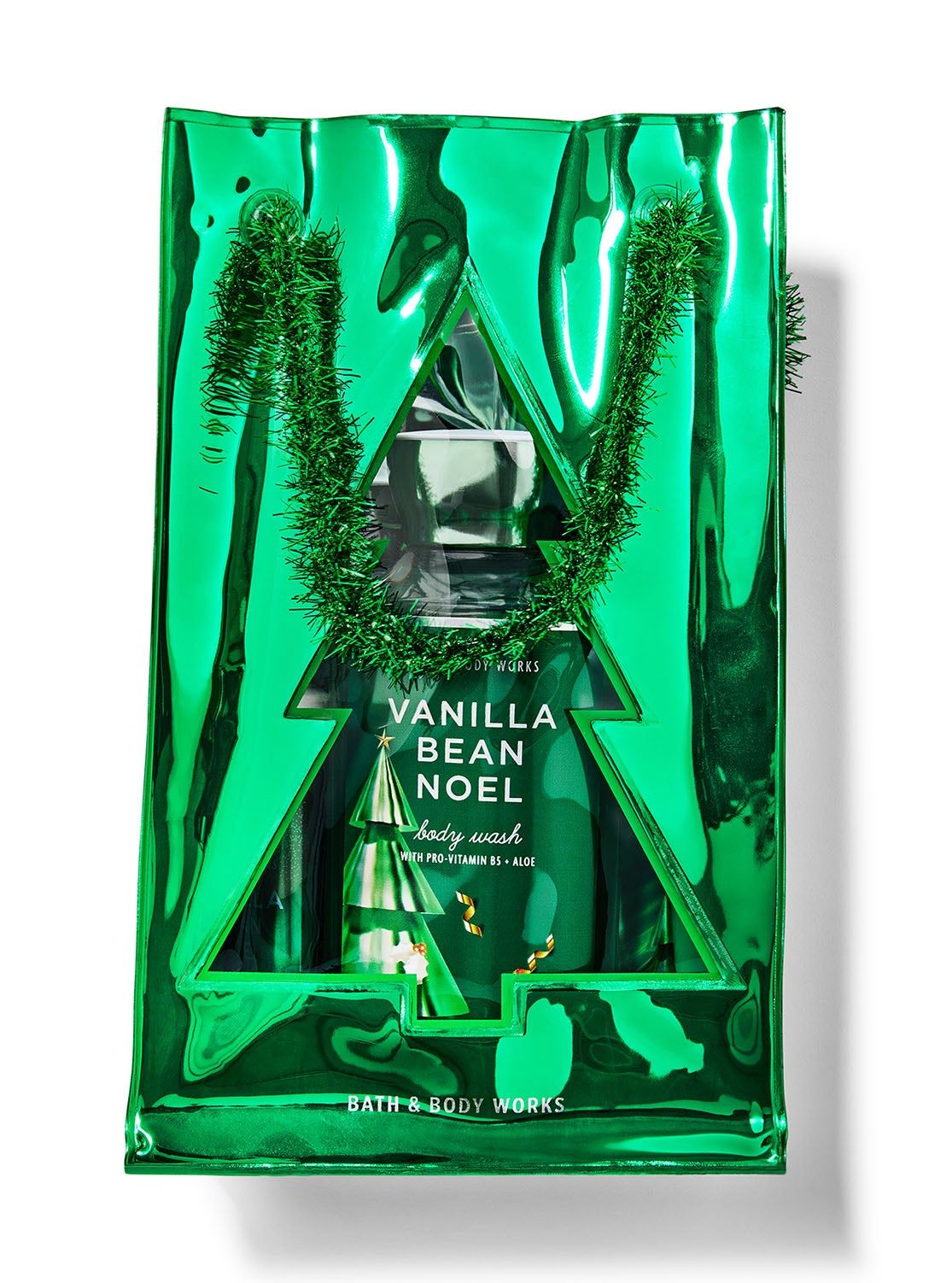 Zestaw "Vanilla Bean Noel" w zielonej torbie. Widoczny żel do mycia ciała z choinką na etykiecie. Bath & Body Works.