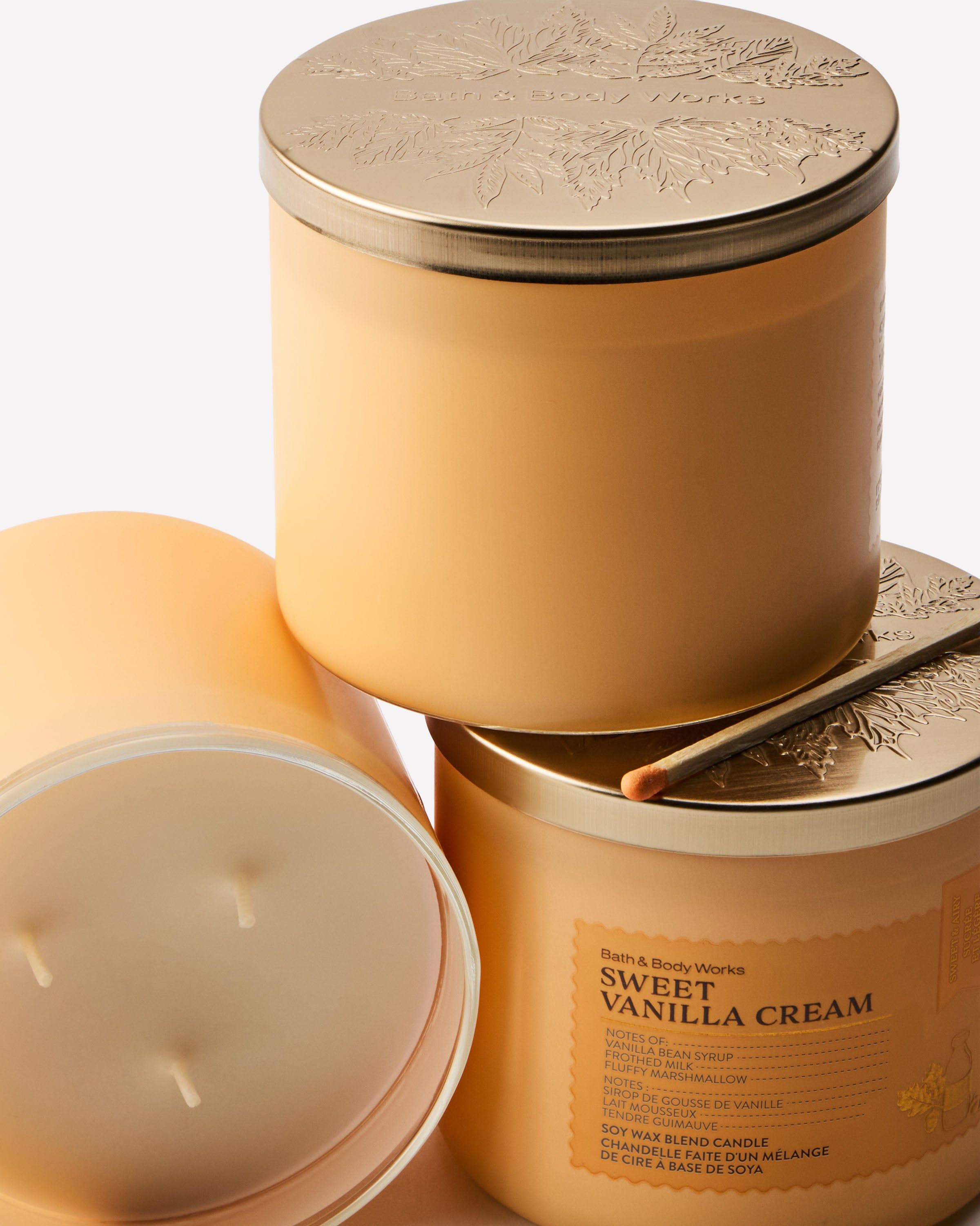 Vonná svíčka Bath & Body Works Sweet Vanilla Cream ze směsi sójového vosku, 3 knoty