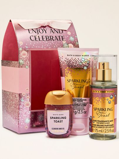 Dárkový set Sparkling Toast Bath & Body Works se sprejem, krémem a gelem v růžové krabičce